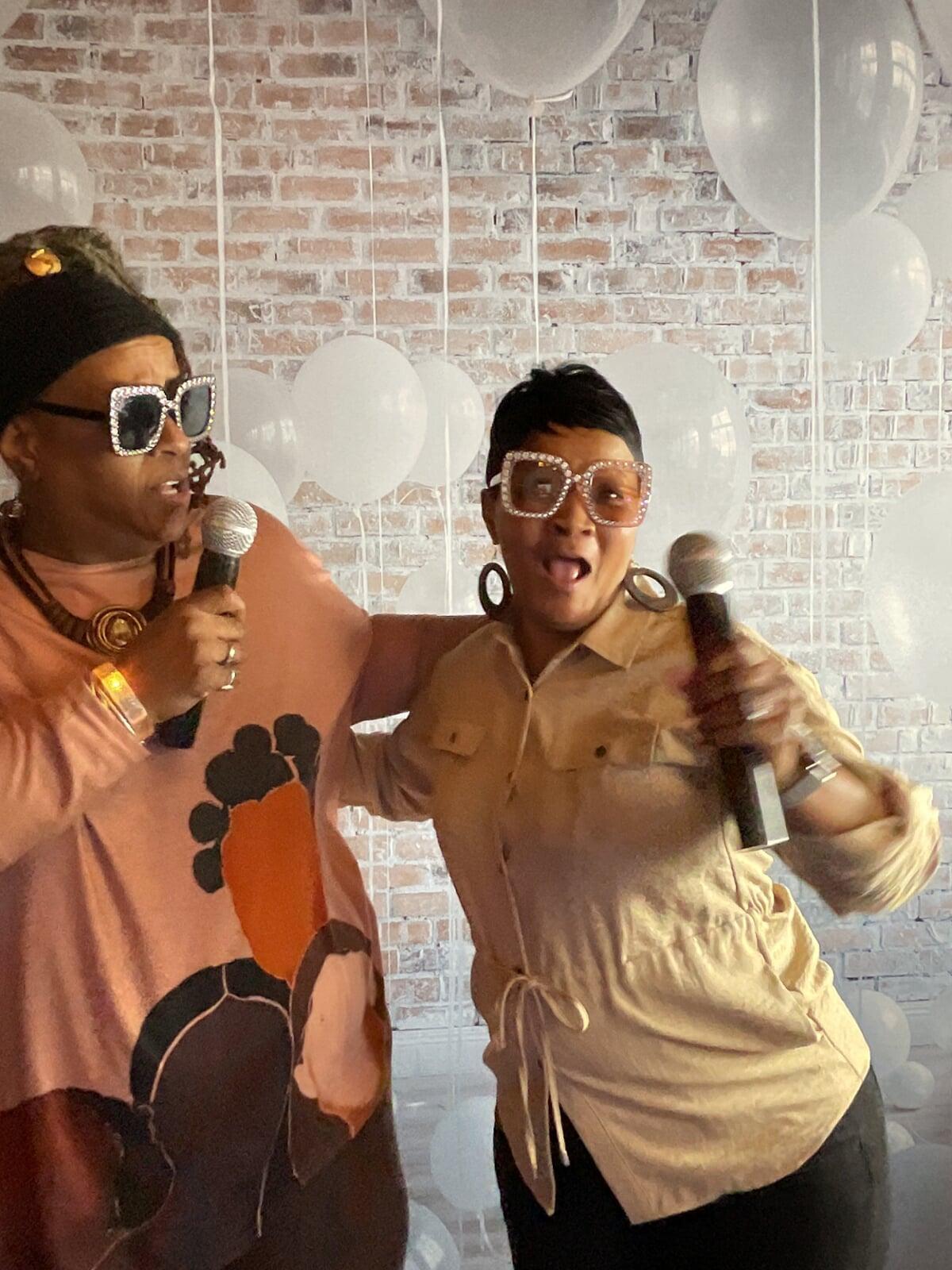 360 photo & selfie booth rental in St. Louis family reunions, birthdays, picnics by AKISA